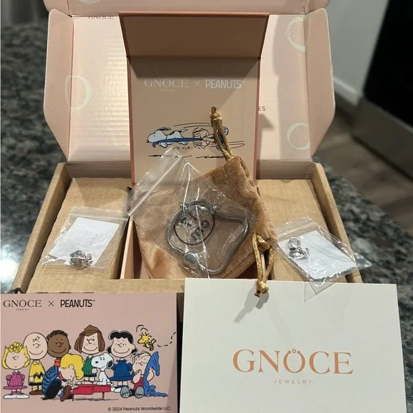 Gnoce Peanuts Character Jewelry Set - Picture 1 of 3
